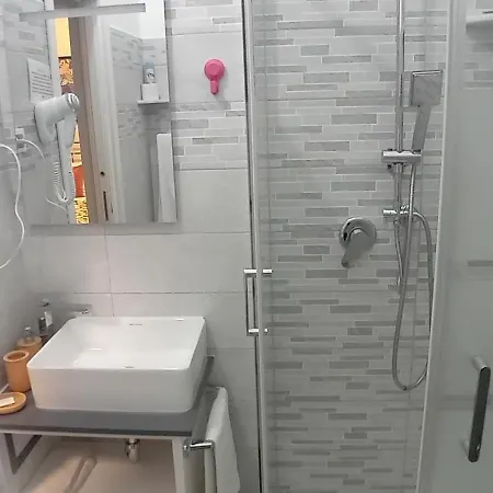 Titi 3* לה ספציה